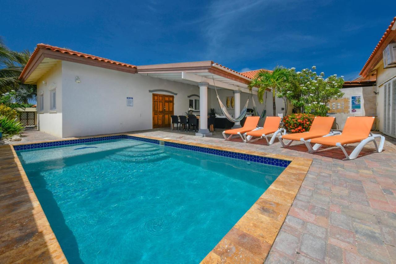 Villa Swiss Paradise With Private Pool Palm Beach Eksteriør billede