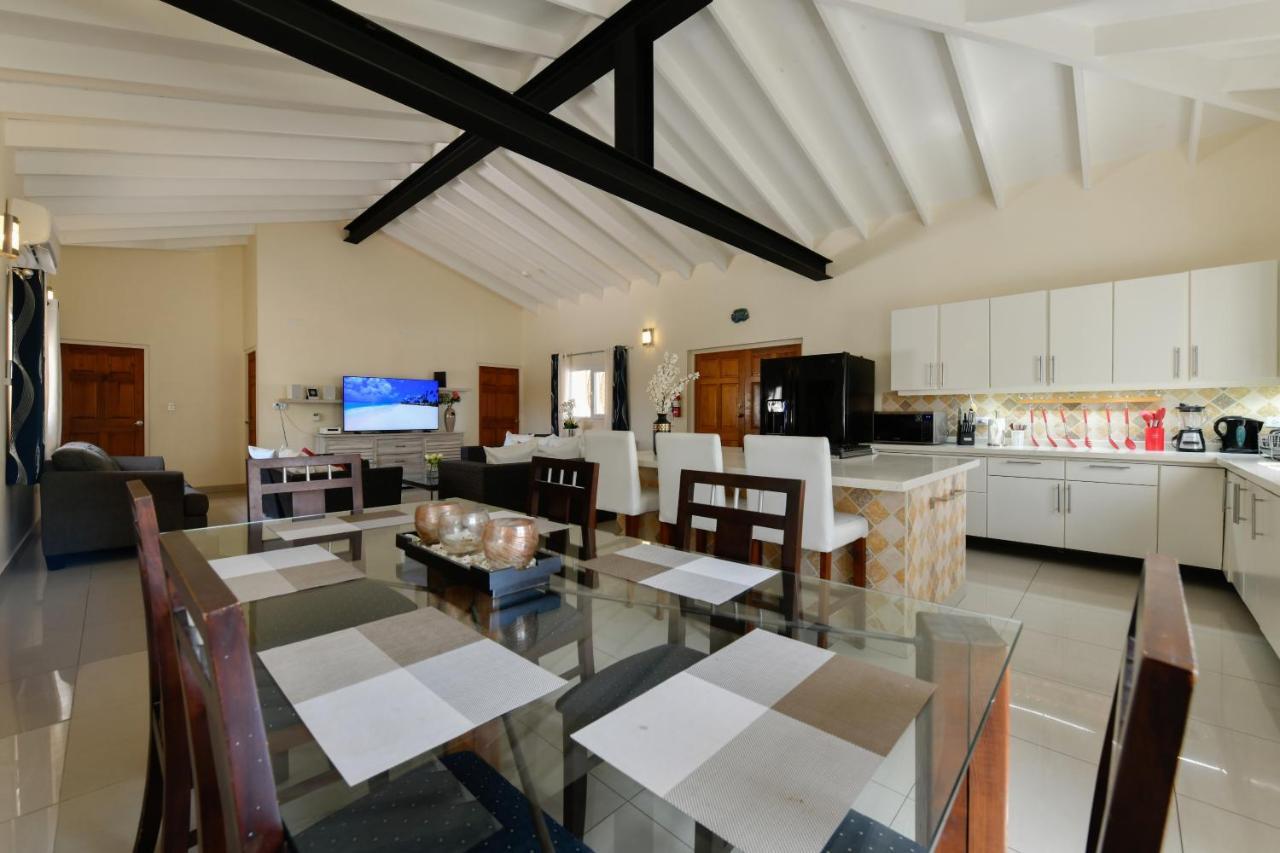 Villa Swiss Paradise With Private Pool Palm Beach Eksteriør billede