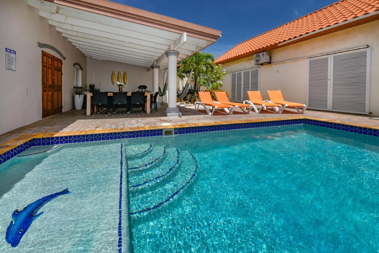 Villa Swiss Paradise With Private Pool Palm Beach Eksteriør billede