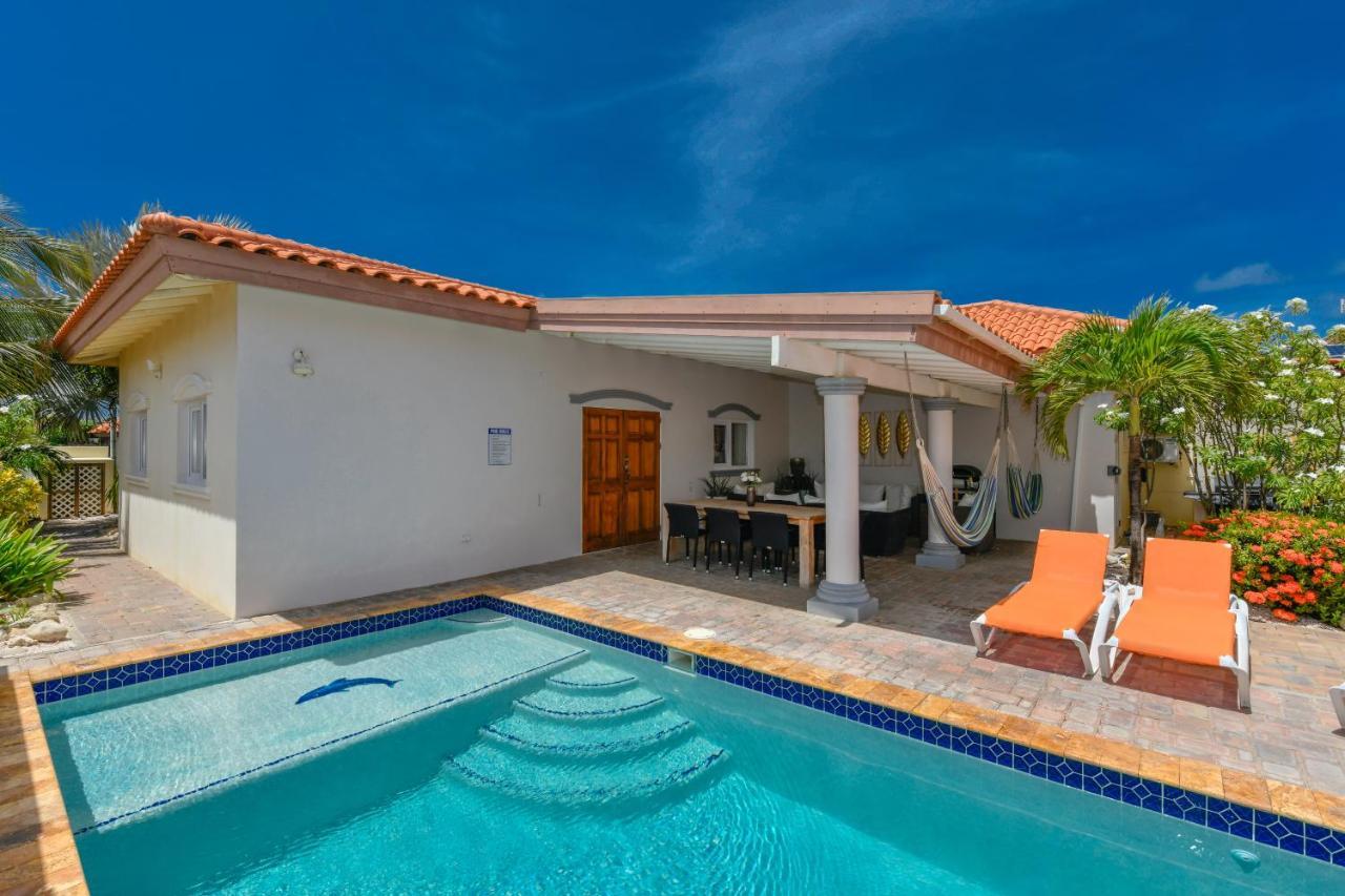 Villa Swiss Paradise With Private Pool Palm Beach Eksteriør billede
