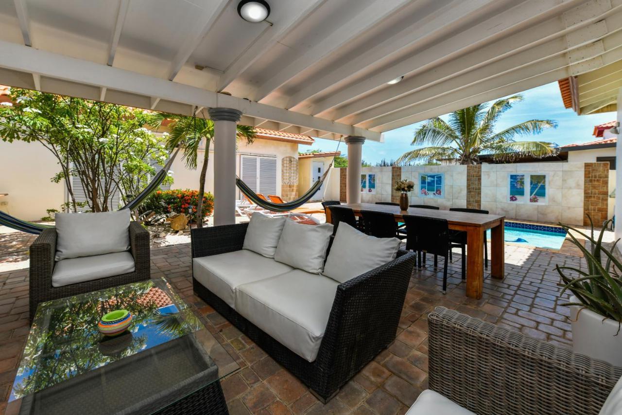 Villa Swiss Paradise With Private Pool Palm Beach Eksteriør billede
