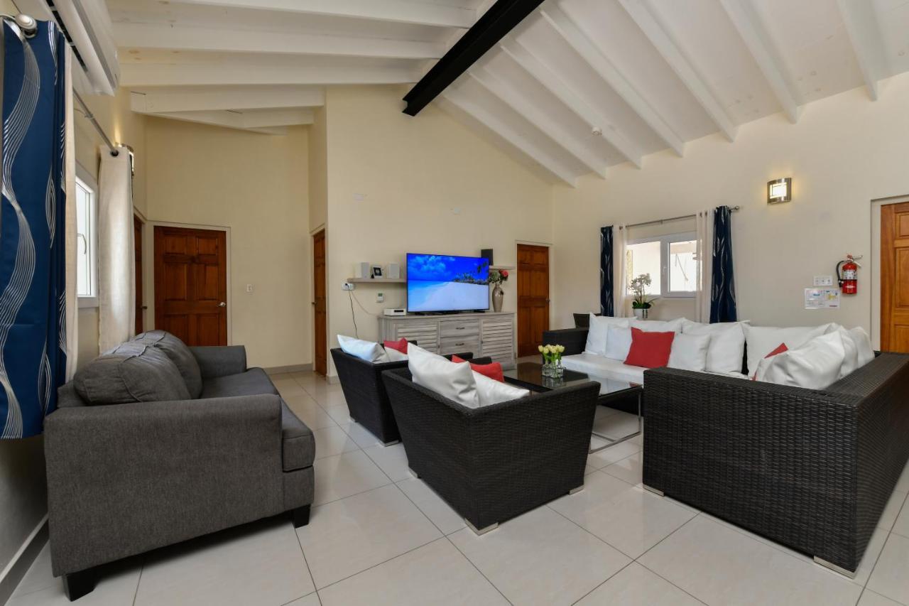 Villa Swiss Paradise With Private Pool Palm Beach Eksteriør billede