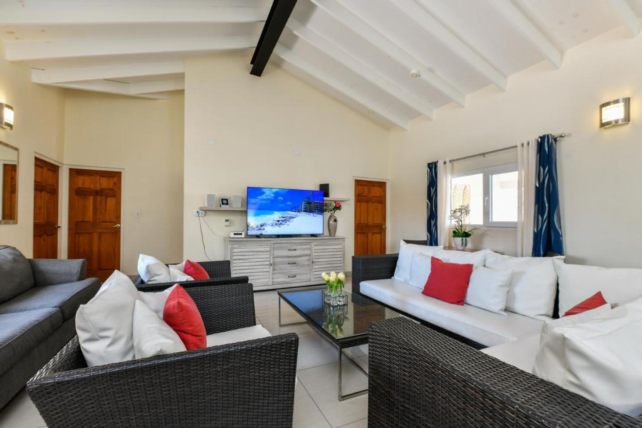 Villa Swiss Paradise With Private Pool Palm Beach Eksteriør billede