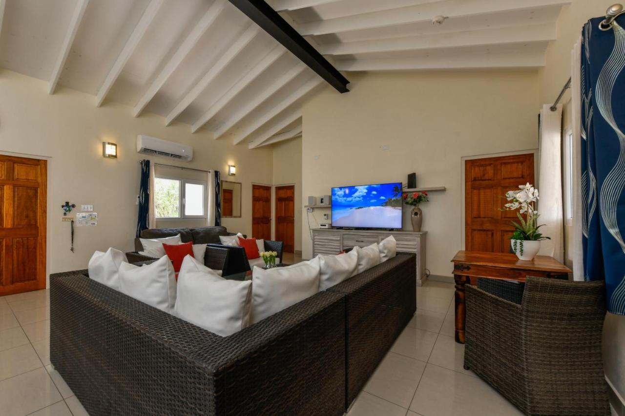 Villa Swiss Paradise With Private Pool Palm Beach Eksteriør billede
