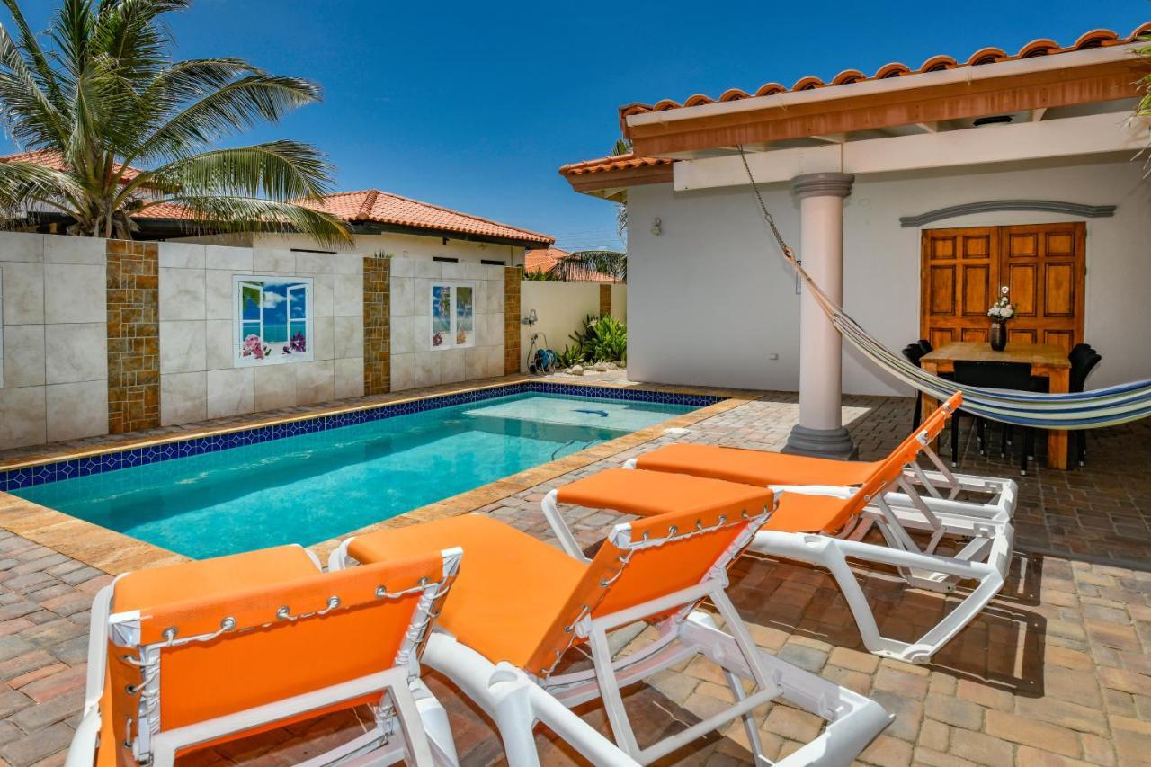 Villa Swiss Paradise With Private Pool Palm Beach Eksteriør billede