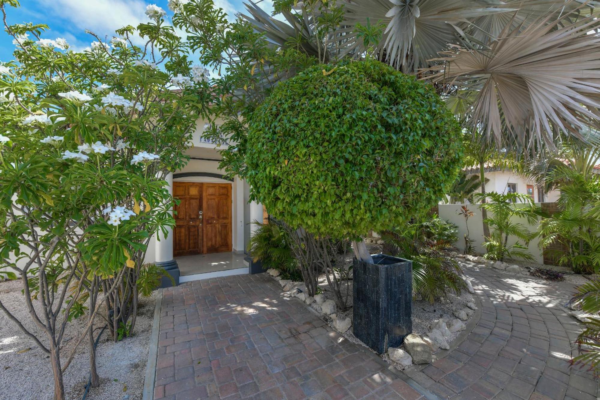 Villa Swiss Paradise With Private Pool Palm Beach Eksteriør billede